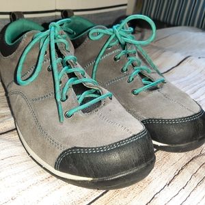 L.L. Bean Women’s Walking Shoes Size 9M